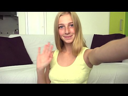 ❤️ Quando estou aborrecido masturbo preguiçosamente a minha rata cor-de-rosa ❤️ Sexo vídeo em nós