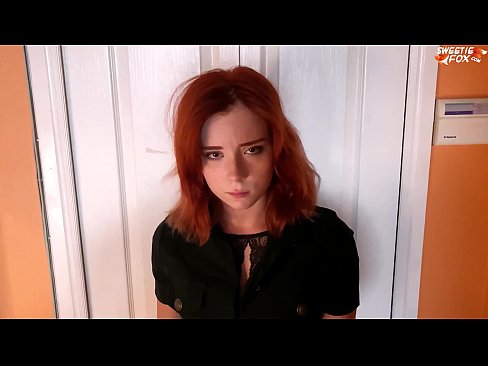 ❤️ Guarda de Segurança Punida Mulher Bonita por Roubo em Loja - Cum In Mouth ❤️ Sexo vídeo em nós