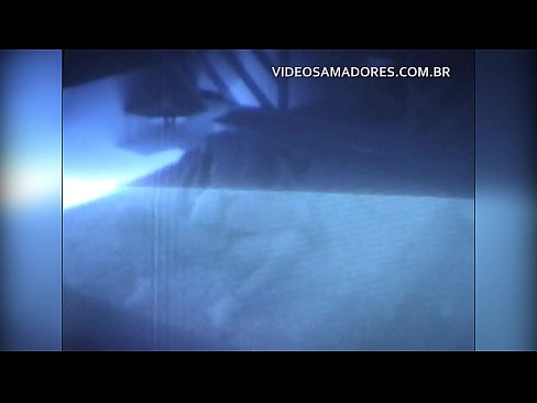 ❤️ O marido filma a mulher a foder o vizinho e descobre que ele é um cornudo ❤️ Sexo vídeo em nós