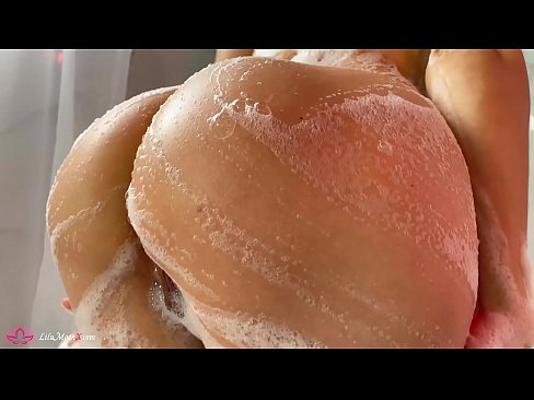 ❤️ Morena Masturba-se com Vibrador para Orgasmo Intenso no Duche ❤️ Sexo vídeo em nós