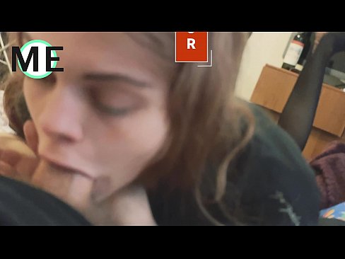❤️ Garganta, meia-calça rasgada e calcanhar rasgado é agradável de conhecer ❤️ Sexo vídeo em nós